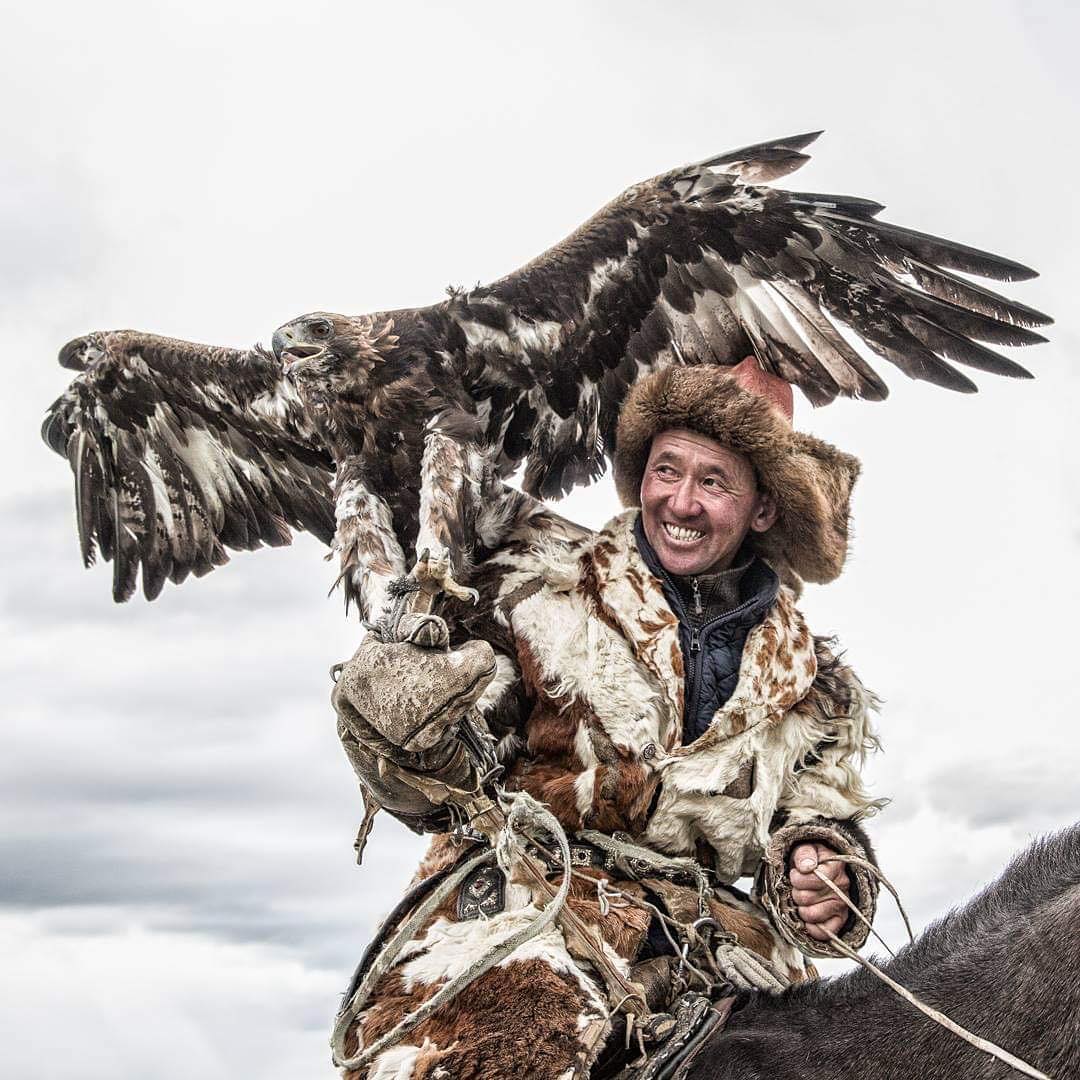 摄影欣赏鹰猎人来自草原古老的狩猎方式正逐渐消失
