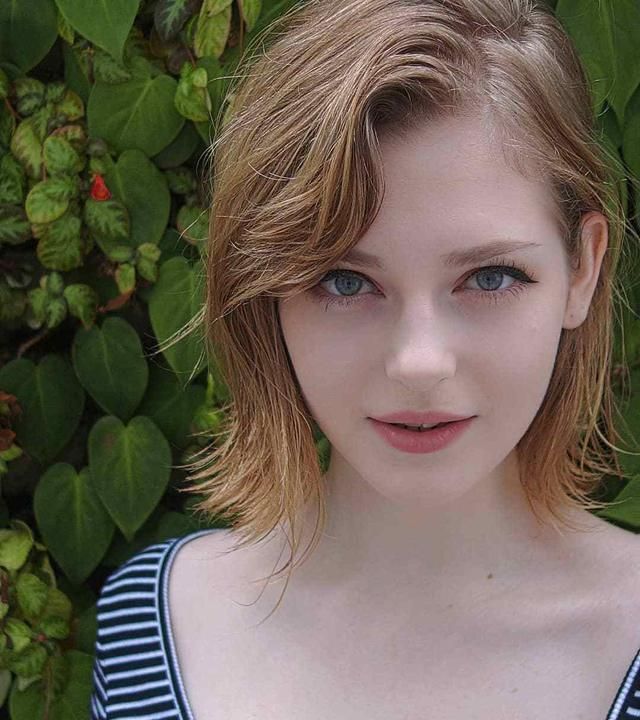 欧美网红11 通透的皮肤 宝石般的眼睛 混血正妹「ella freya」