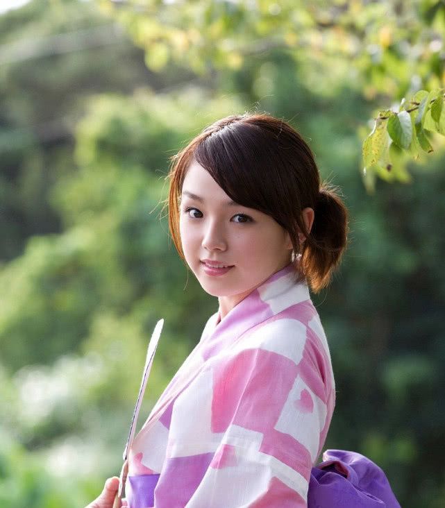 篠崎爱性感甜美写真集