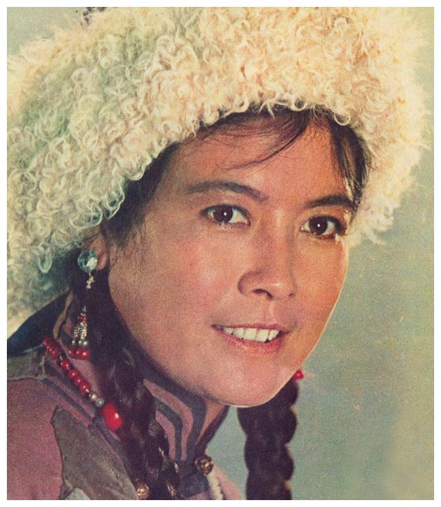 1965年11月,杨雅琴正式调入八一电影制片厂演员剧团,但没想到的是,不