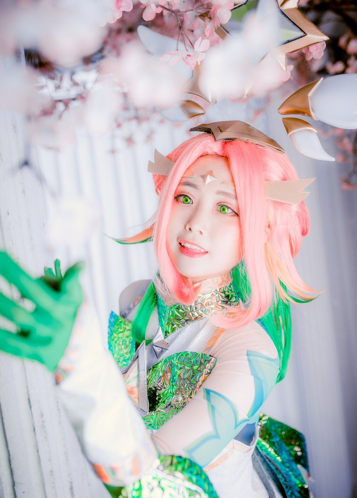 ttcle cos《英雄联盟》妮蔻,网友:我想做这尾巴!_高清图集_新浪网