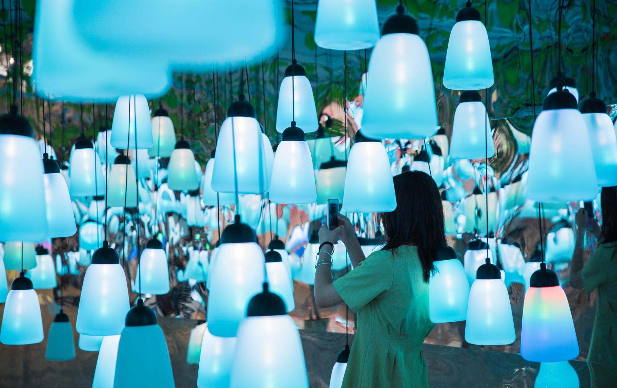 心愿机,呼吸灯屋,梦幻彩色园,极简网红装置的"鸟巢",超长的网红拍照墙