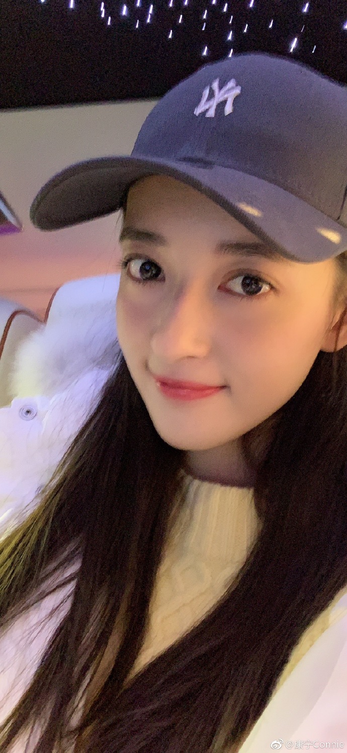 可爱女演员康宁迷人写真美照欣赏|真美|康宁|女演员_新浪新闻