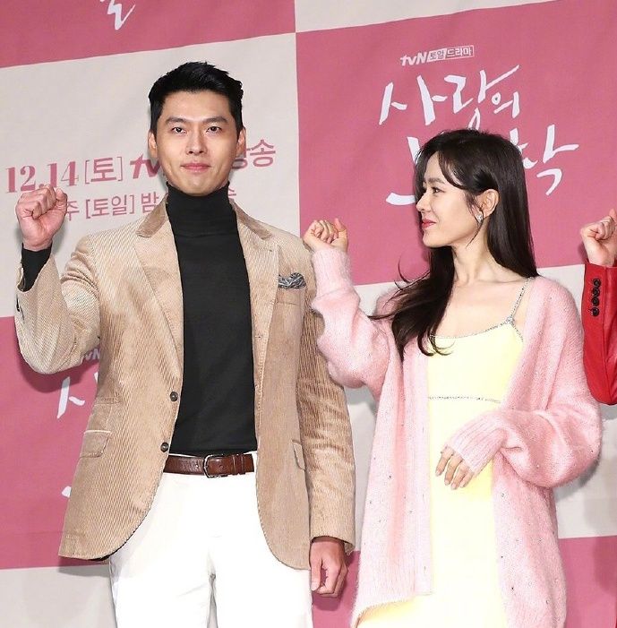 玄彬& 孙艺珍现身发布会,现场满满粉红气息,两人氛围太甜了