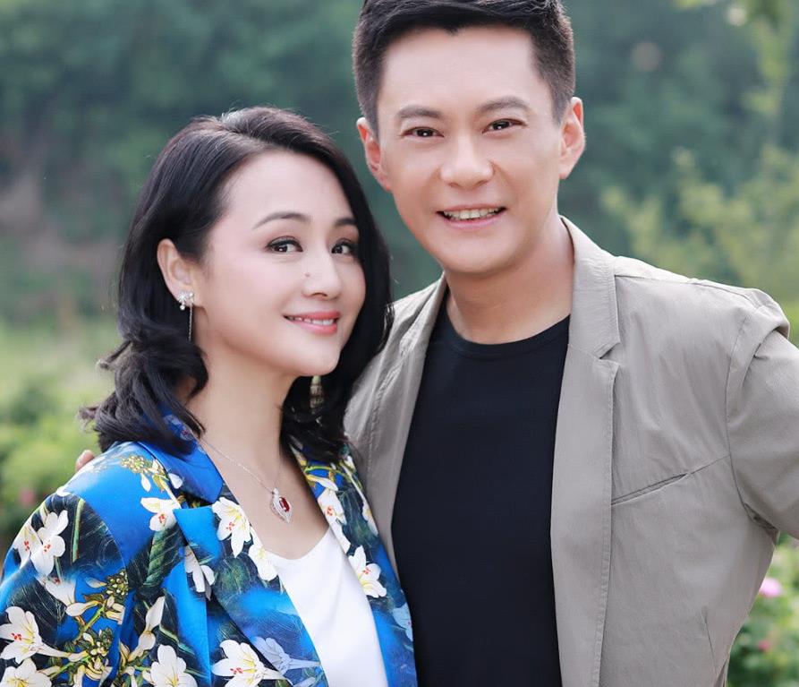 娱乐圈中的模范夫妻,郎才女貌是佳话,也是一对秀娃狂魔