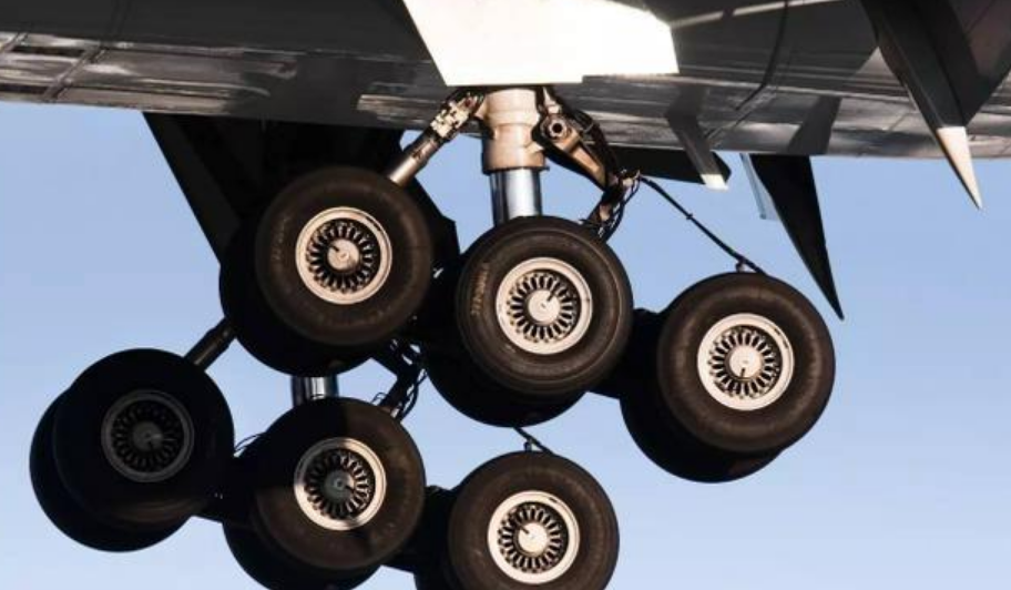 如果飞机起落架损坏或者脱落了飞机该如何降落