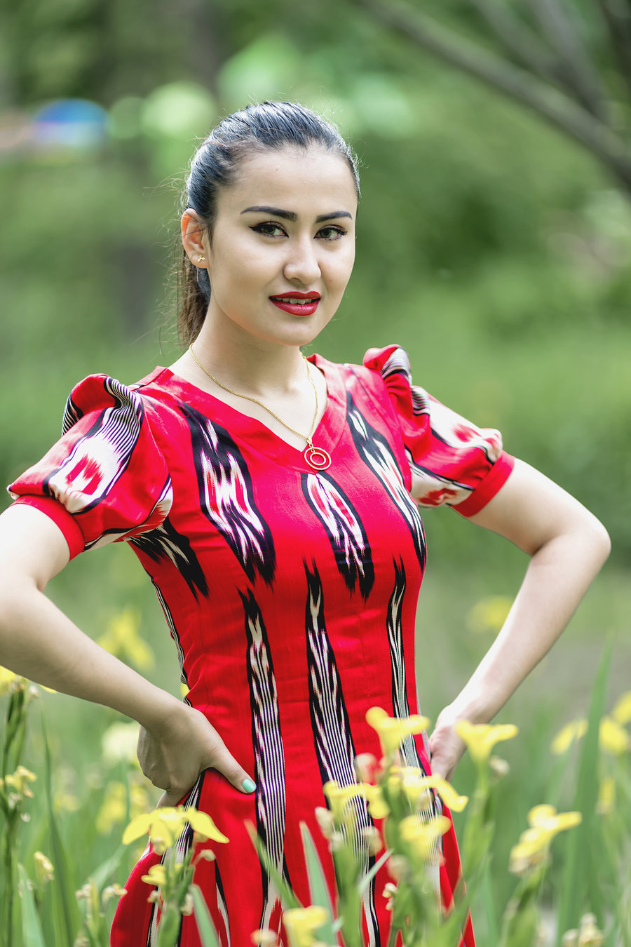 来看看她们就知道了|新疆|美女|维吾尔族_新浪新闻