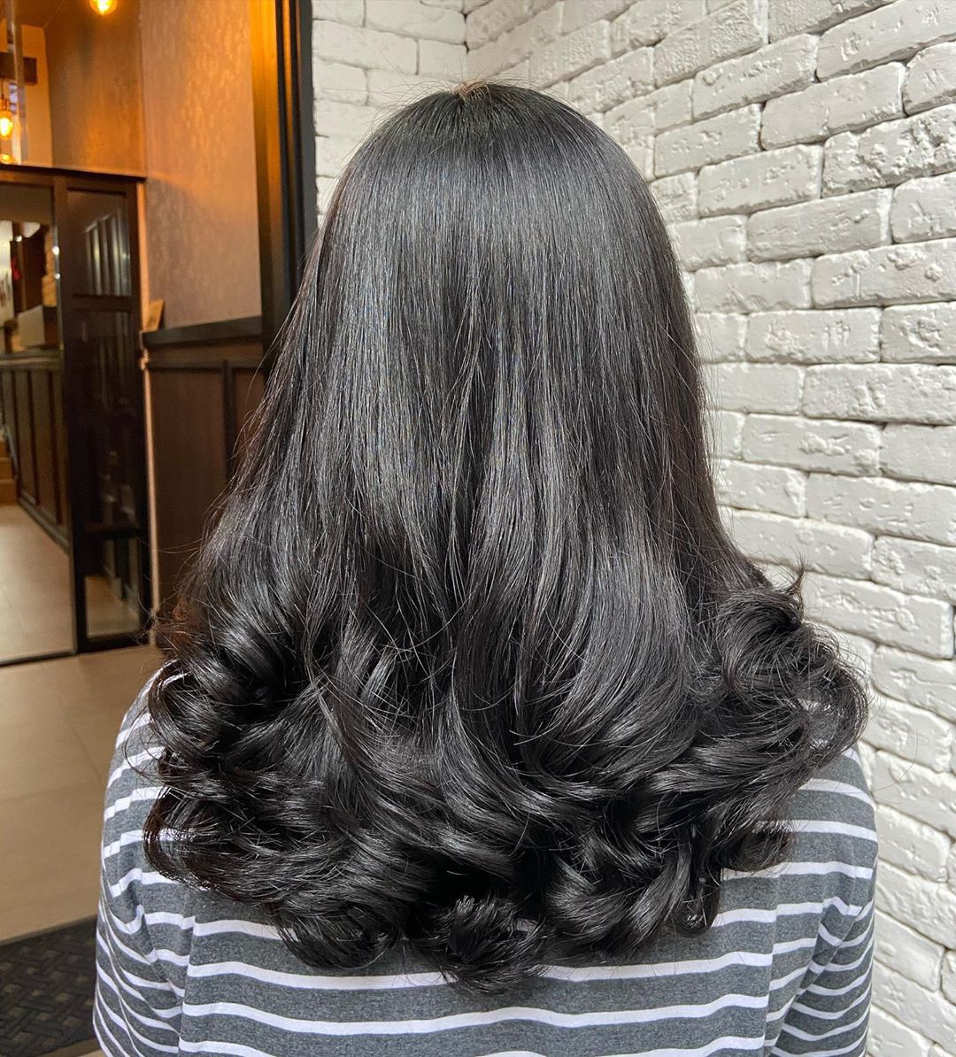 烫发尾的发型更洋气今年就流行这样烫