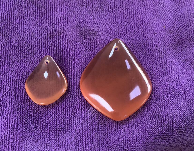 一款精美的青鱼石挂坠是如何制作完成的?老技师为你现身教学