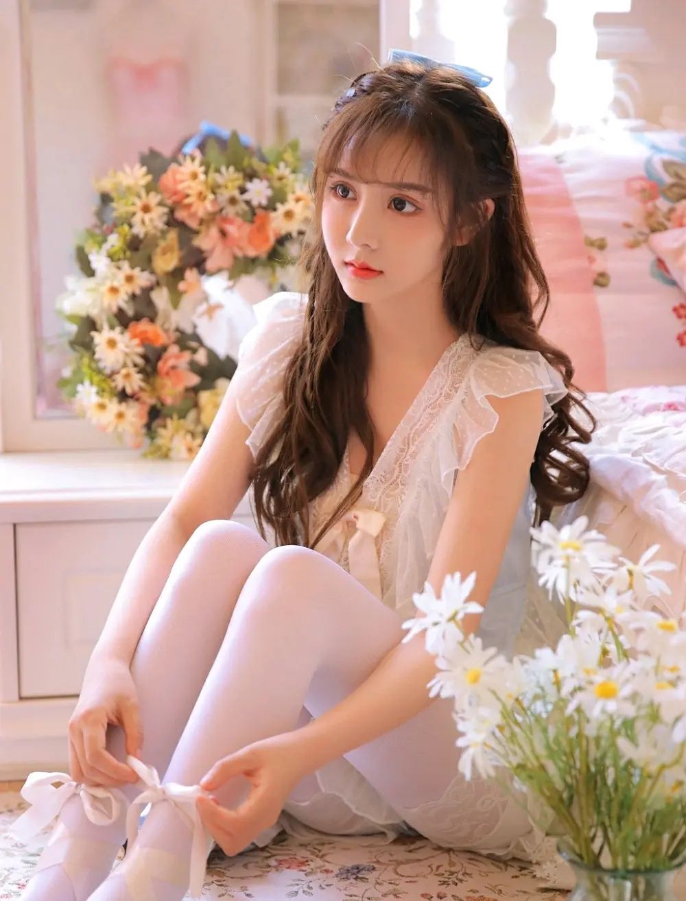 摄影:可爱漂亮的学妹钟爱白丝袜_高清图集_新浪网