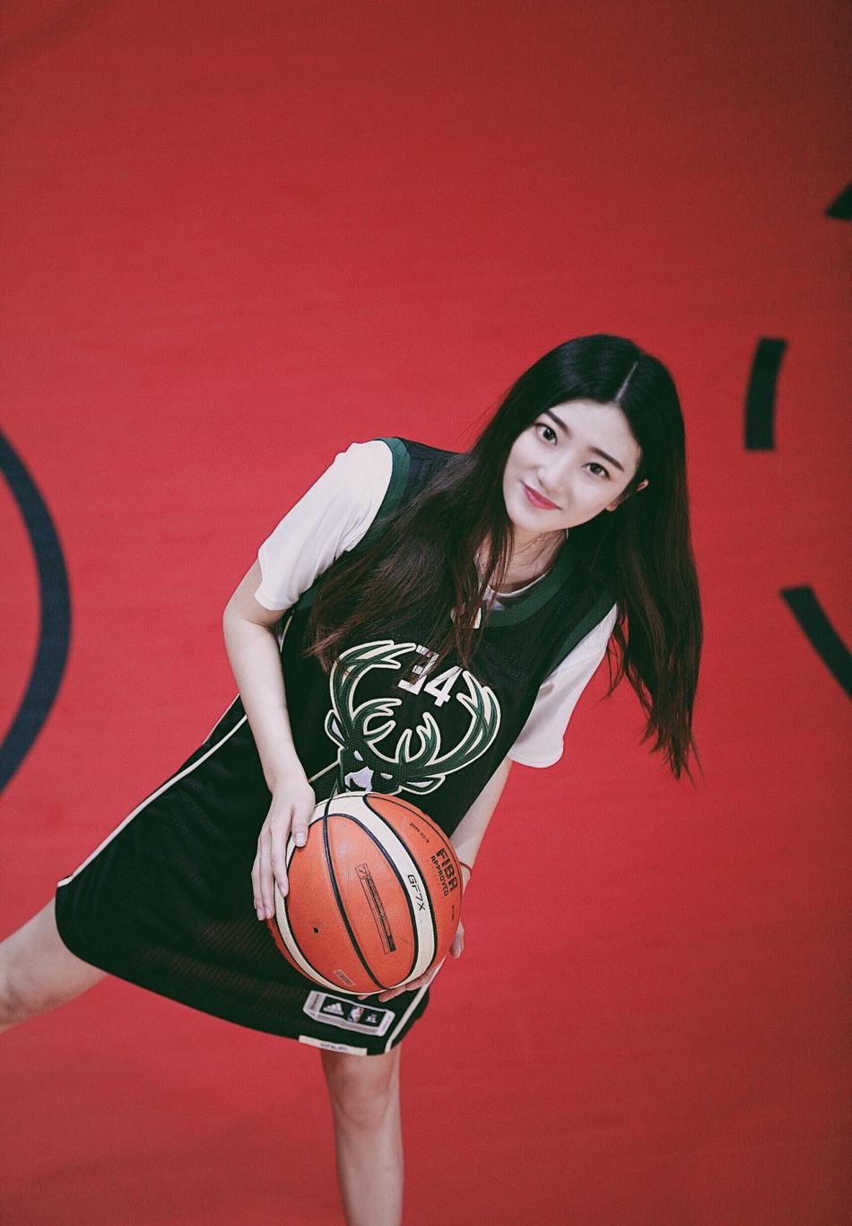 中国篮球场上的女神,无数球迷做梦都想跟她打一场球!