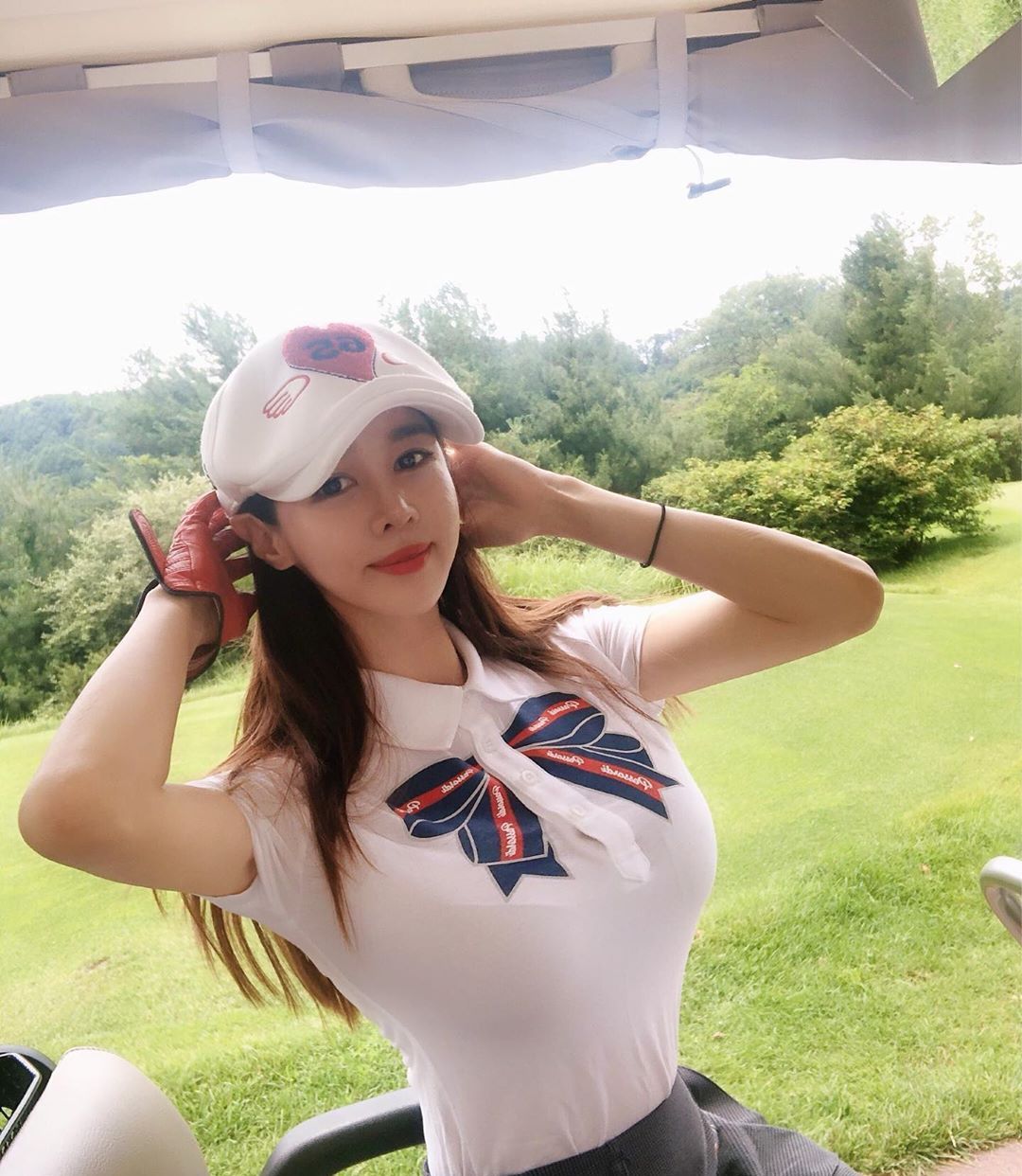 韩国高尔夫球女神，身材出众球技了得，你不容错过