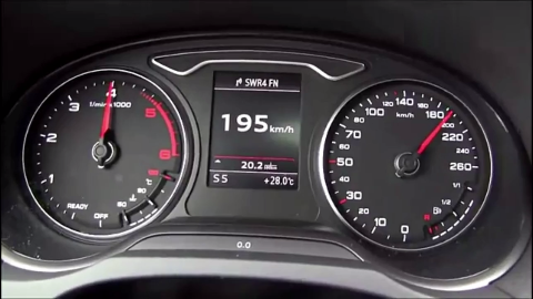开车你最高时速达到多少?奥迪3跑到250喽