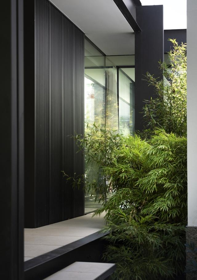 廊架上还设有天井,可以透光进来