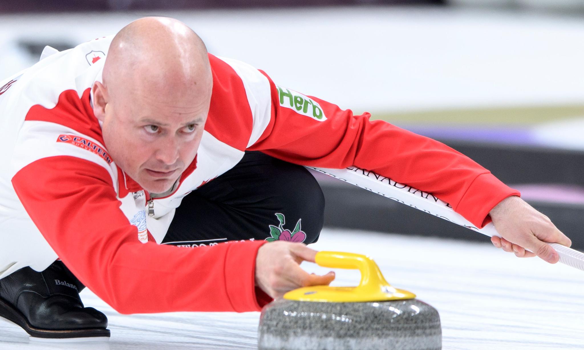 冰壶——世界杯总决赛:加拿大2队获得男子组冠军