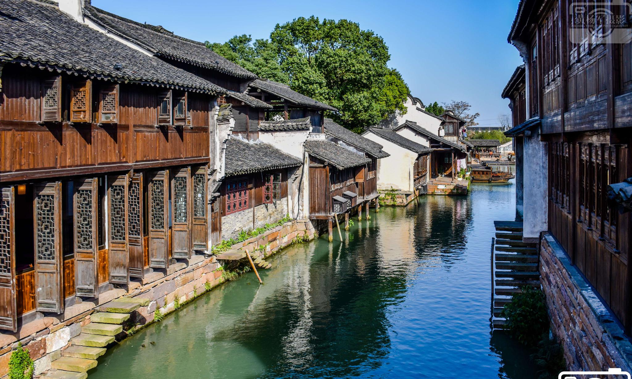 在古朴的江南水乡遇见蓝天下的桐乡乌镇