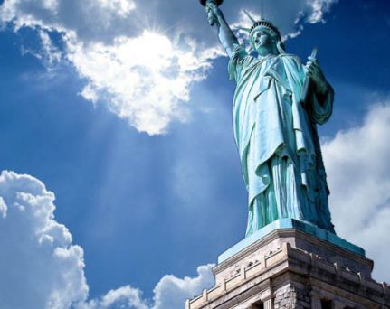 巴黎自由女神像 16年10月28日铜像落成 是美国的象征