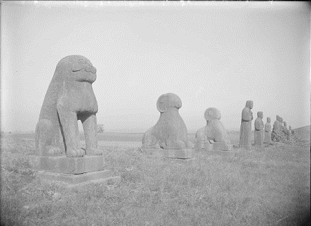 河南省巩义市老照片,外国人拍摄100年前的宋陵(1910年)