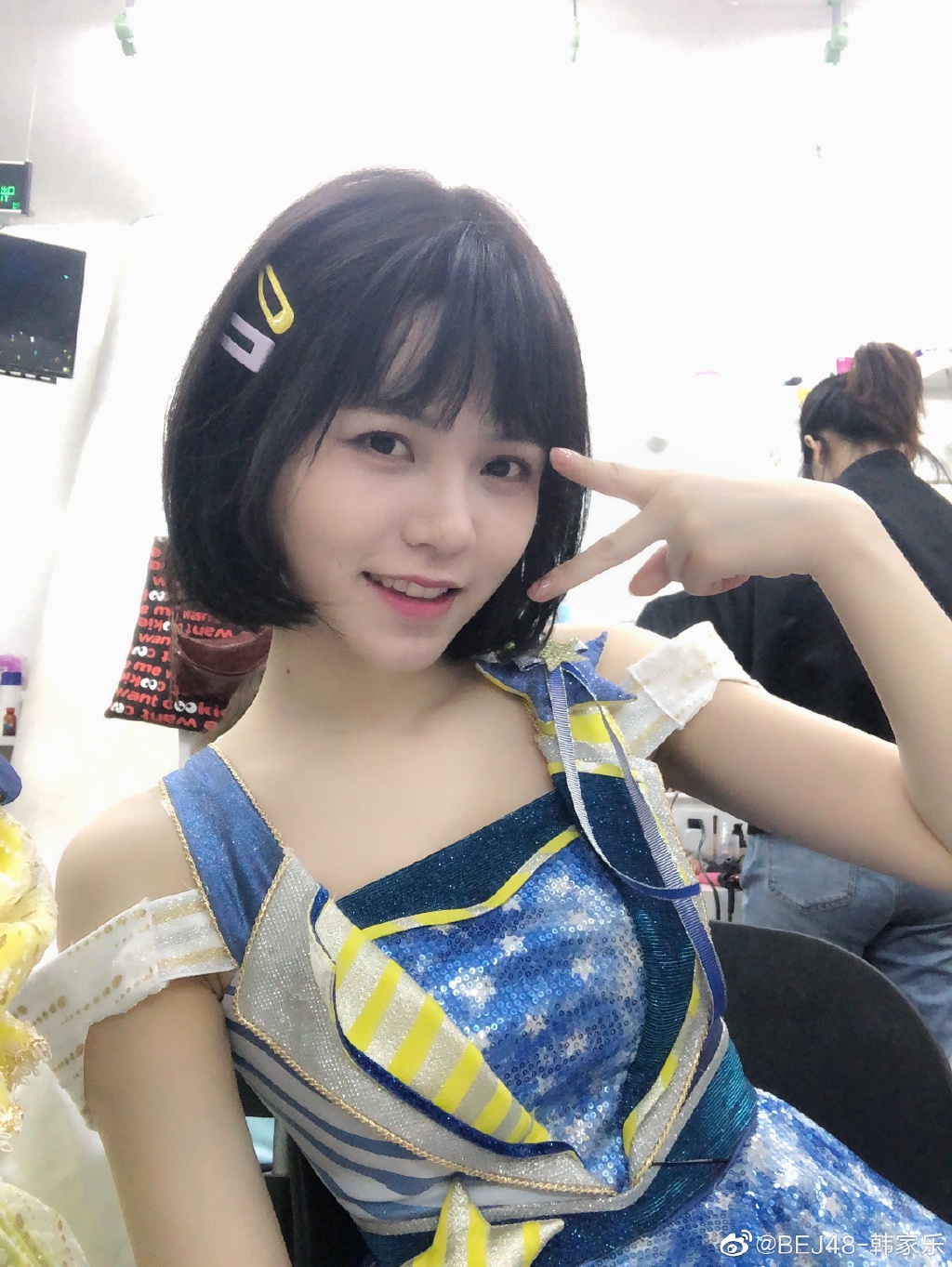 偶像美少女bej48-韩家乐迷人可爱写真美照欣赏_高清图集_新浪网