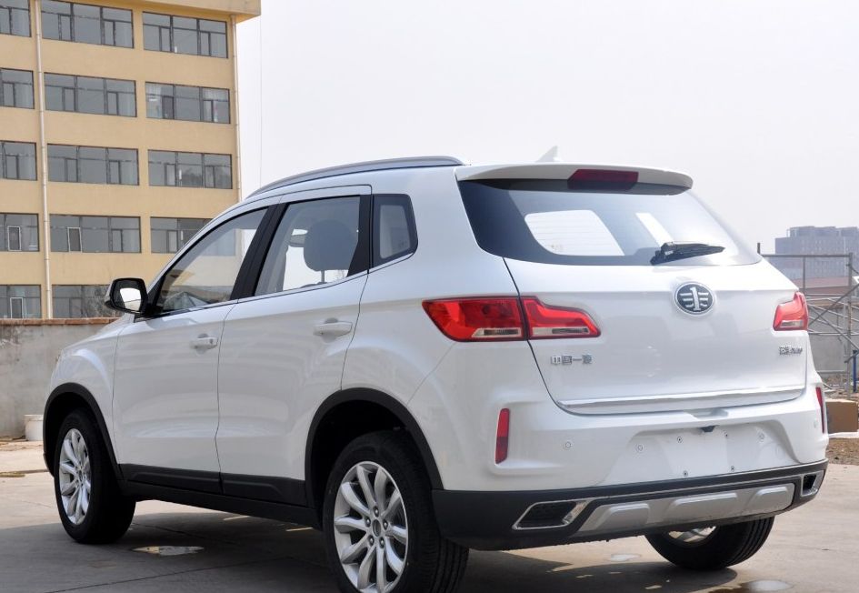 奔腾x40非常简洁大方的设计,具有未来的感觉