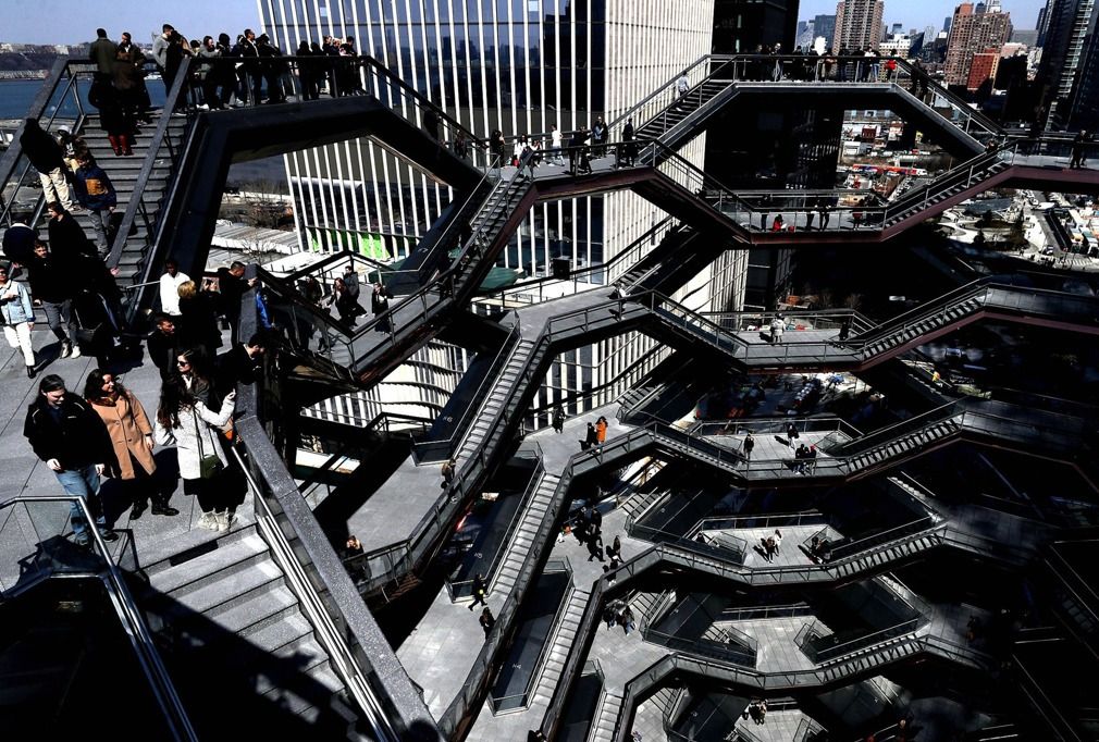 耗资250亿,美国巨型建筑楼梯塔开放,造型奇特成纽约新地标