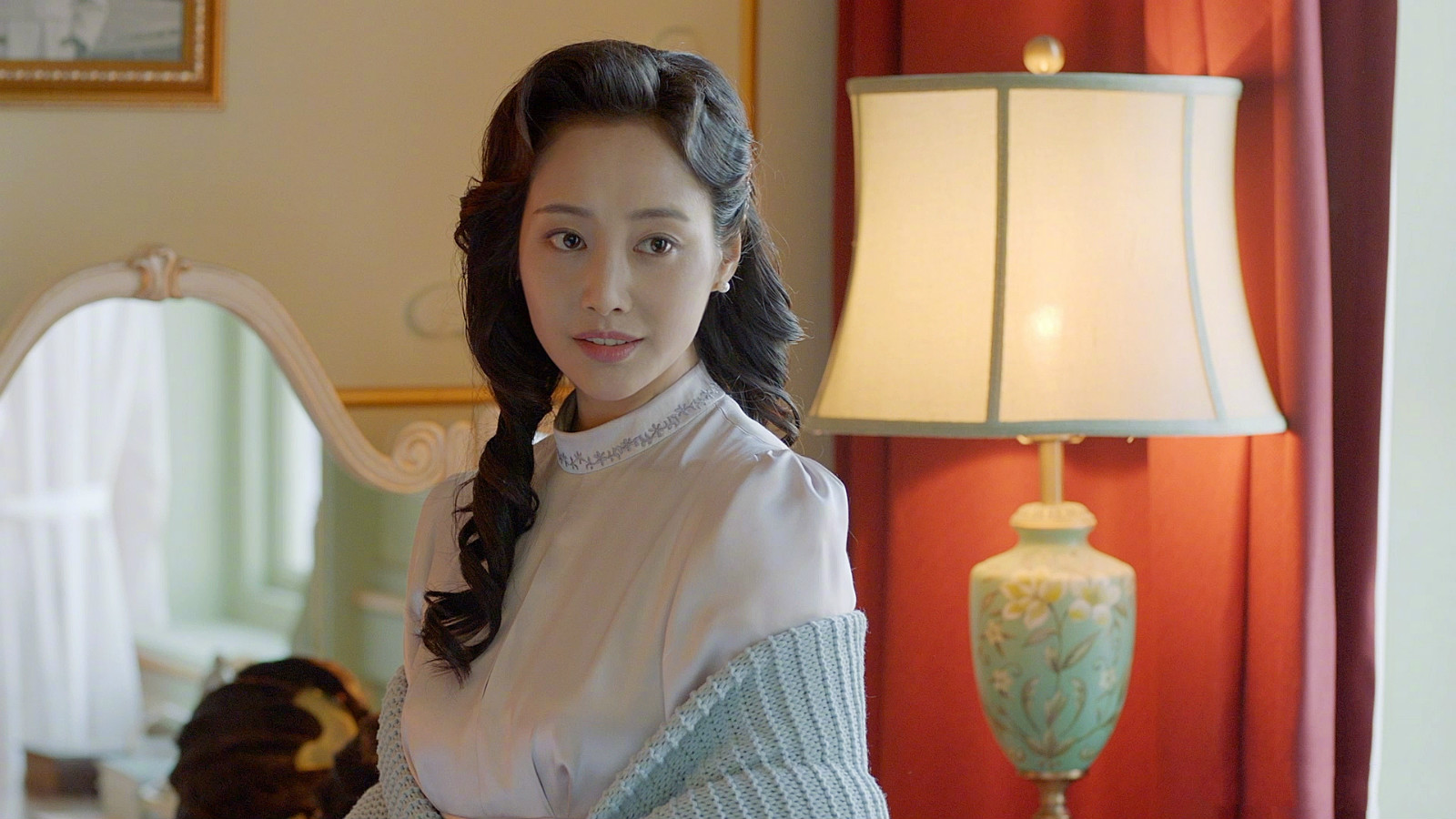 《新世界》水桶短板效应呈现,李纯演技不足,军统高干演成风尘女
