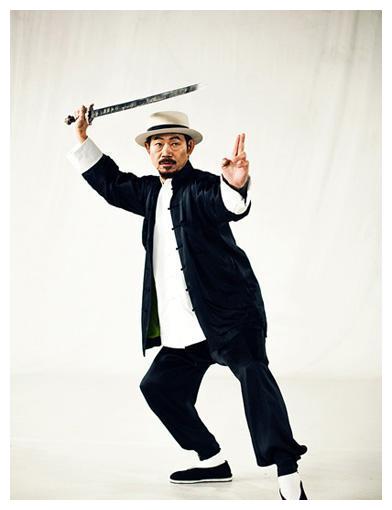 功夫巨星元华揭秘:李小龙是人不是神,因为他不会这项武功