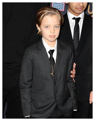 朱莉和皮特的假公子希洛要长大了,姿色秒杀国内外一切小鲜肉