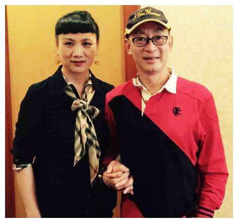 六小龄童妻子照片曝光,老婆不仅年轻貌美还出演过,西游记