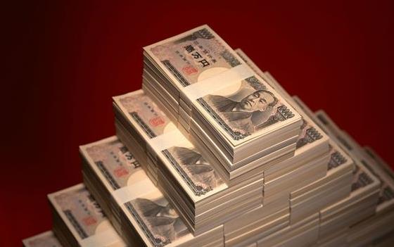 冒充警察拦下运钞车,3亿日元的奖金被抢,花费9亿却没破此案