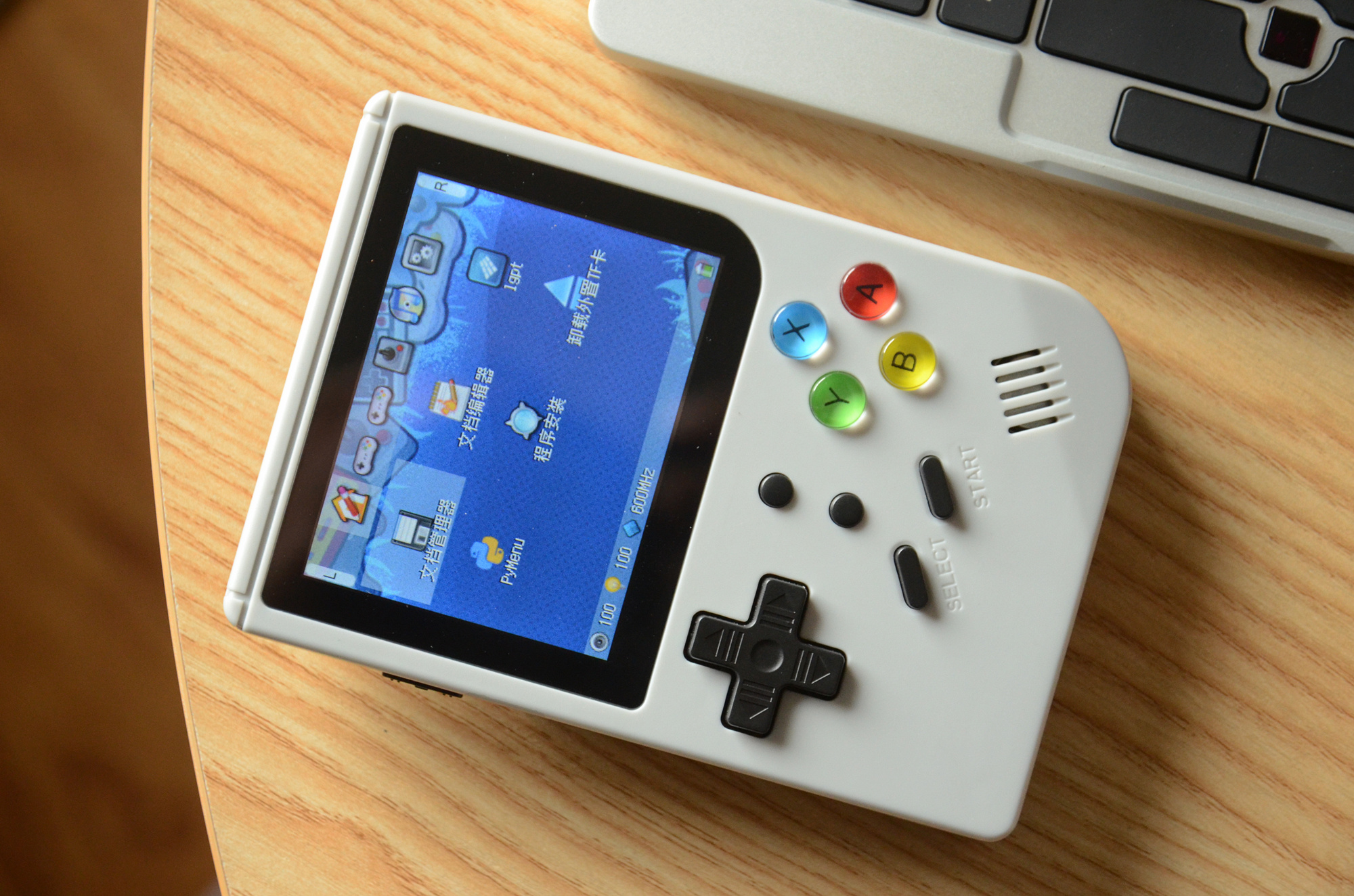 国产新品迷你掌机体验,3英寸屏幕,双核处理器