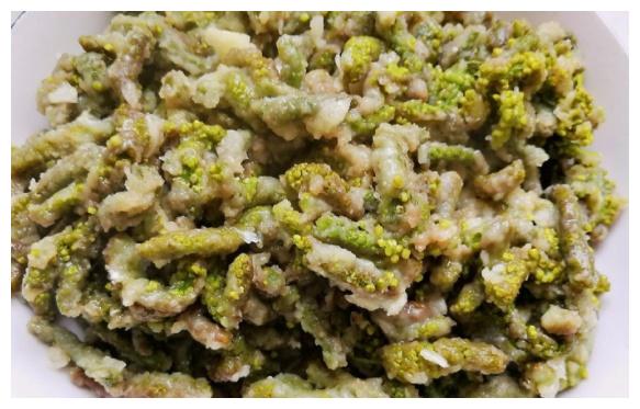 农村树上的毛毛虫明目强筋骨做蒸菜比肉香很少有人知道