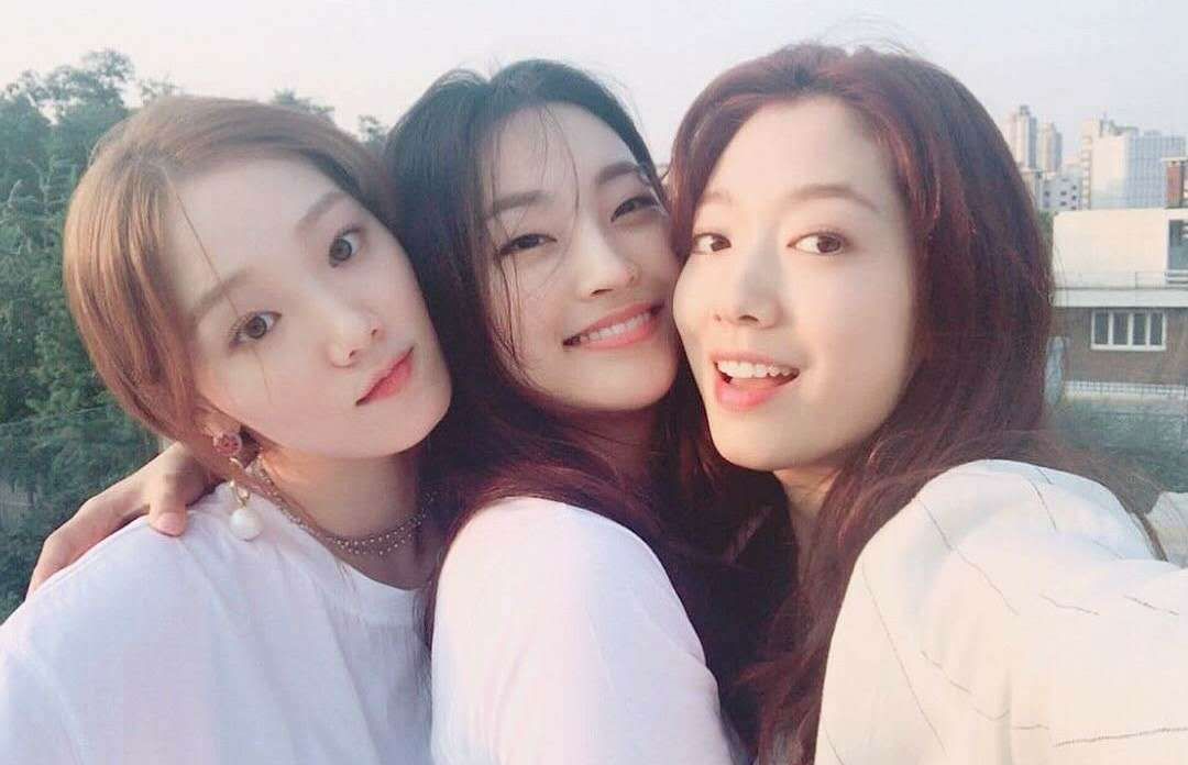 朴信惠李圣经两大女神罕见同框这颜值让人无法抗拒