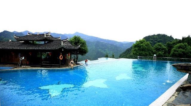 溆浦县的枫香瑶寨有一个天堂瑶池