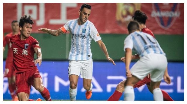 媒体人热议扎哈维插花脚破门:这叫人家的外援