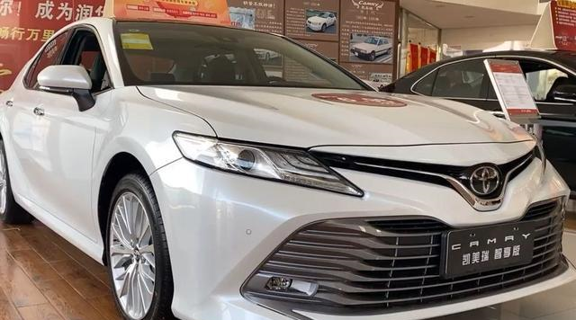 2020款丰田凯美瑞上市,售价17.98-27.98万元
