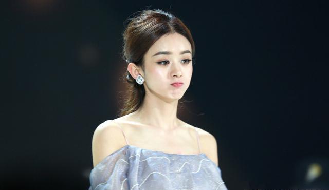 赵丽颖,从农村走出来,迅速走红,出演的《铜锣巷》得到好评