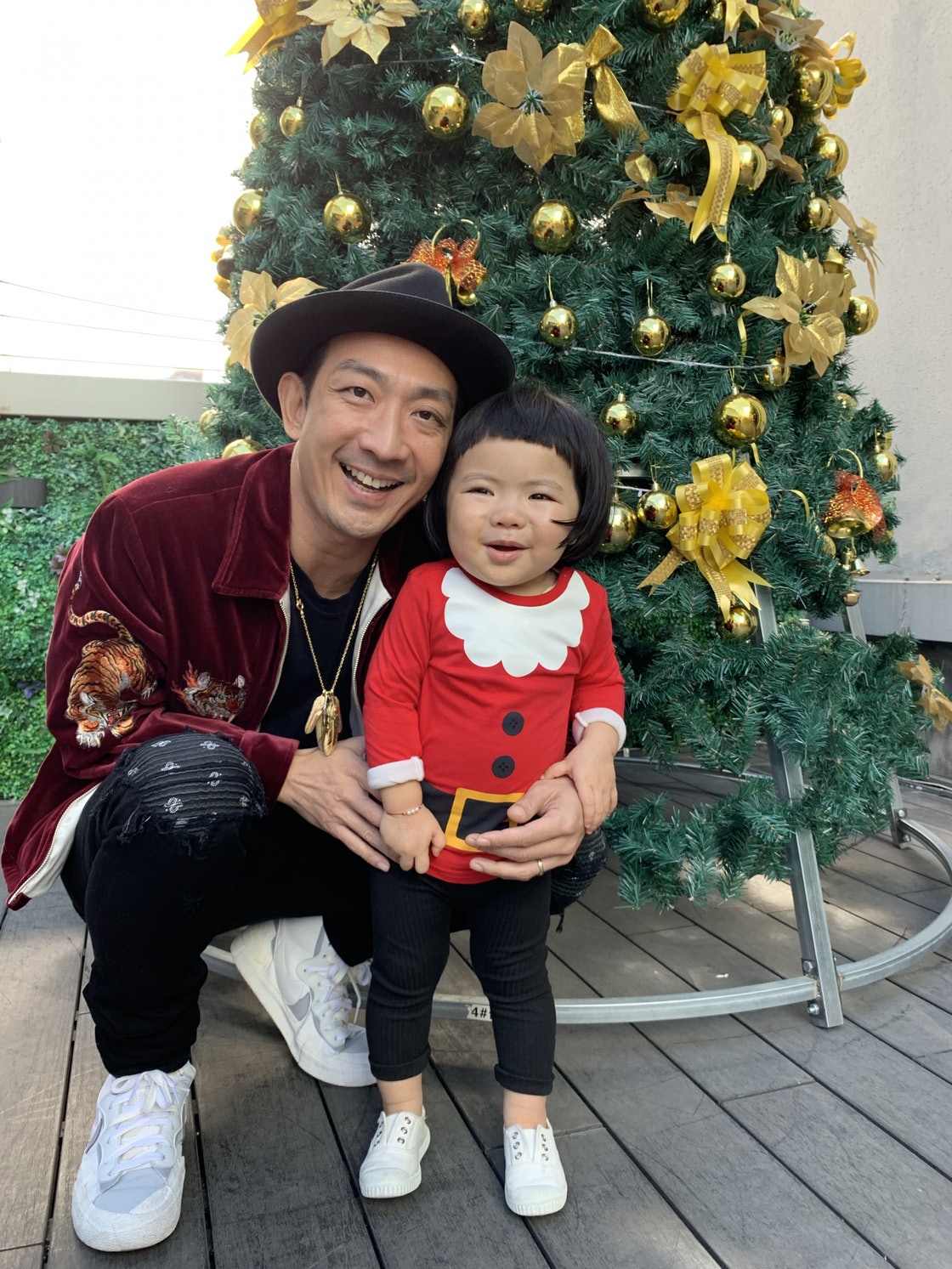 李灿森率一众演员过圣诞!囡囡Lucy抢尽风头|乐瞳|姜文杰|李灿森_新浪新闻