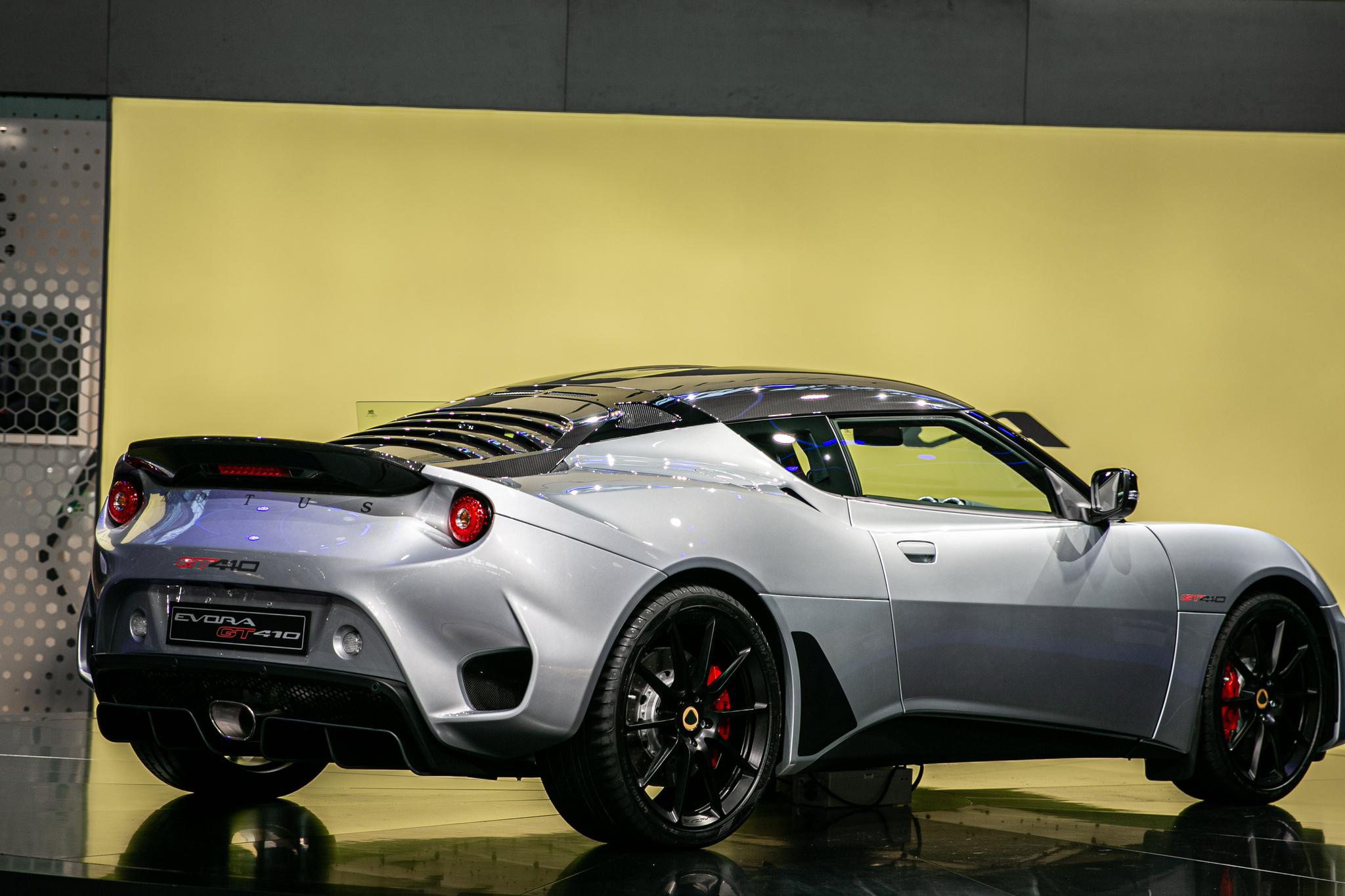 今年新车发布路特斯evora gt410,成为最轻的gt跑车,在一众跑车之中脱