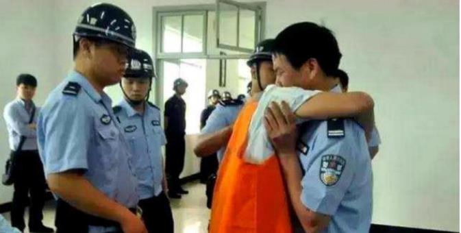 女死刑犯行刑前的最后一夜,是怎么度过的?看完我沉默了|死刑|行刑|死刑犯_新浪新闻