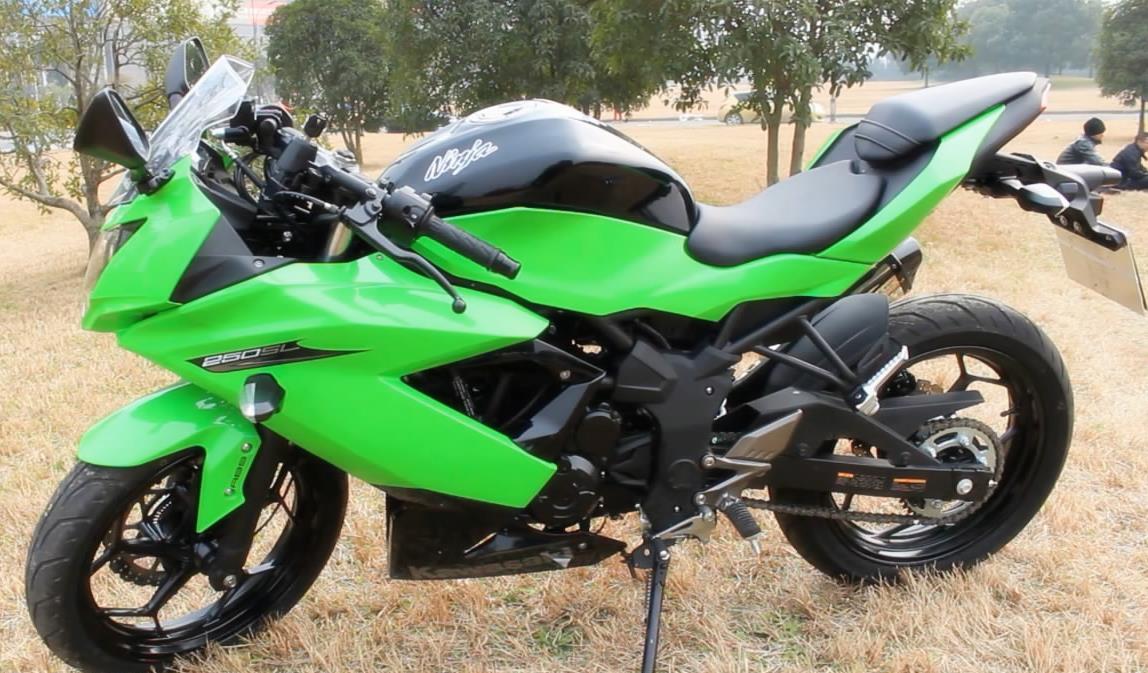 250cc带abs川崎z250sl打破传统单缸摩托