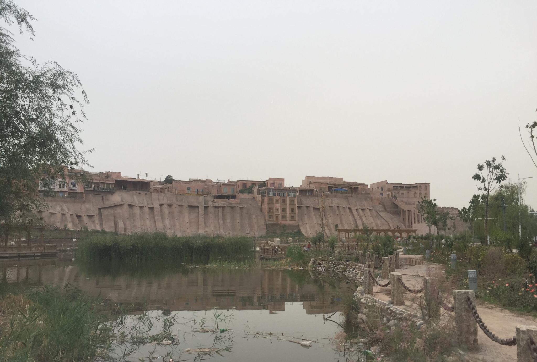 古城喀什,建筑风格独特,美食丰富多彩,是夏日旅游好地方|喀什|古城|建筑_新浪新闻