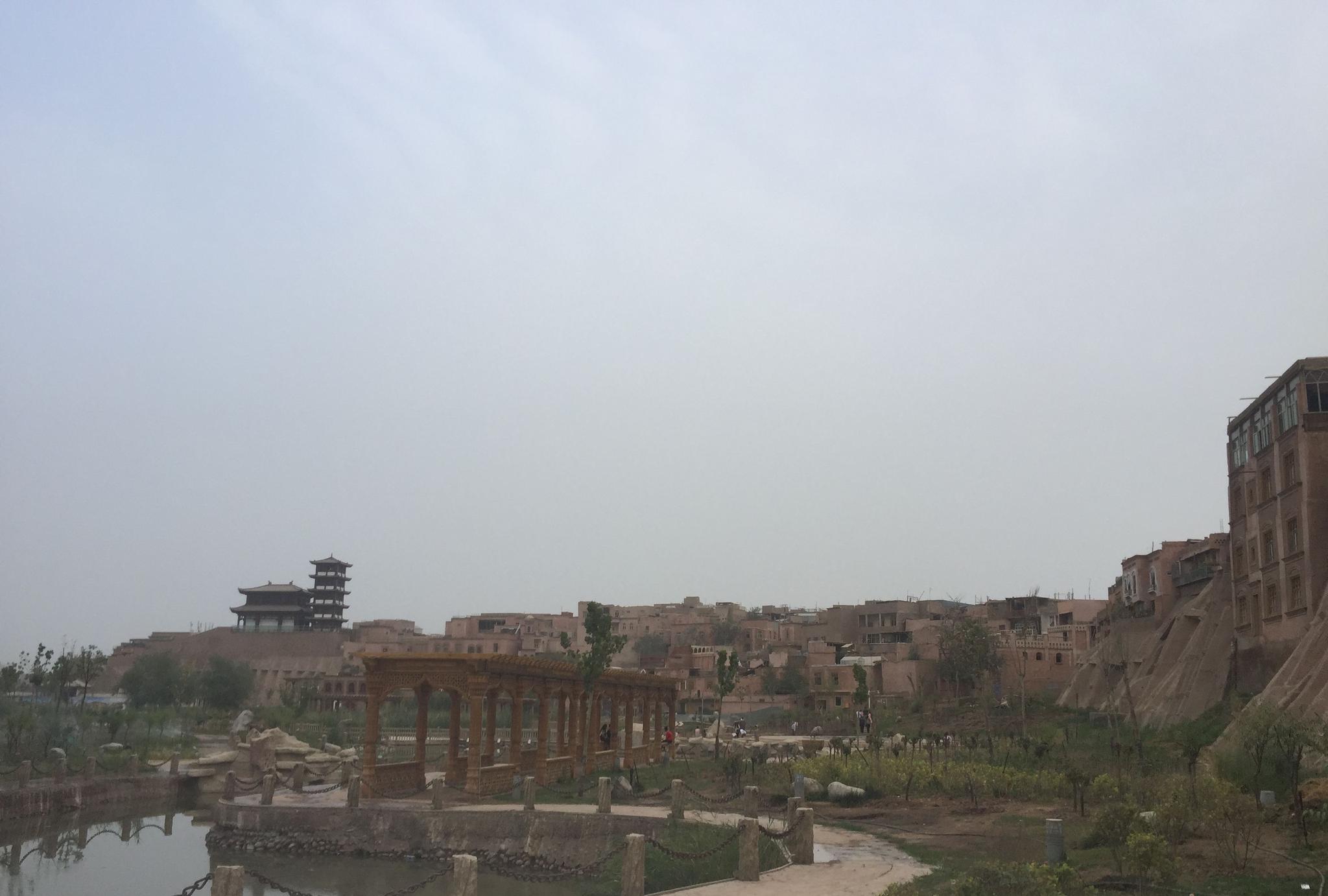 古城喀什,建筑风格独特,美食丰富多彩,是夏日旅游好地方|喀什|古城|建筑_新浪新闻
