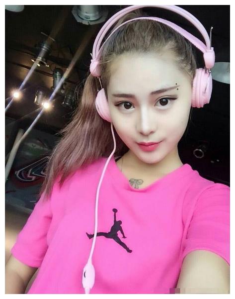 《变形计》之中的媚娘杨馥宇,越整越像张馨予了!
