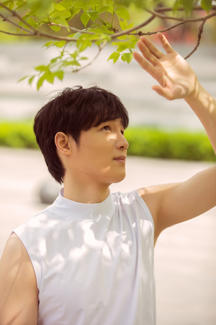 阳光夏日少年孙思伟清爽时尚写真