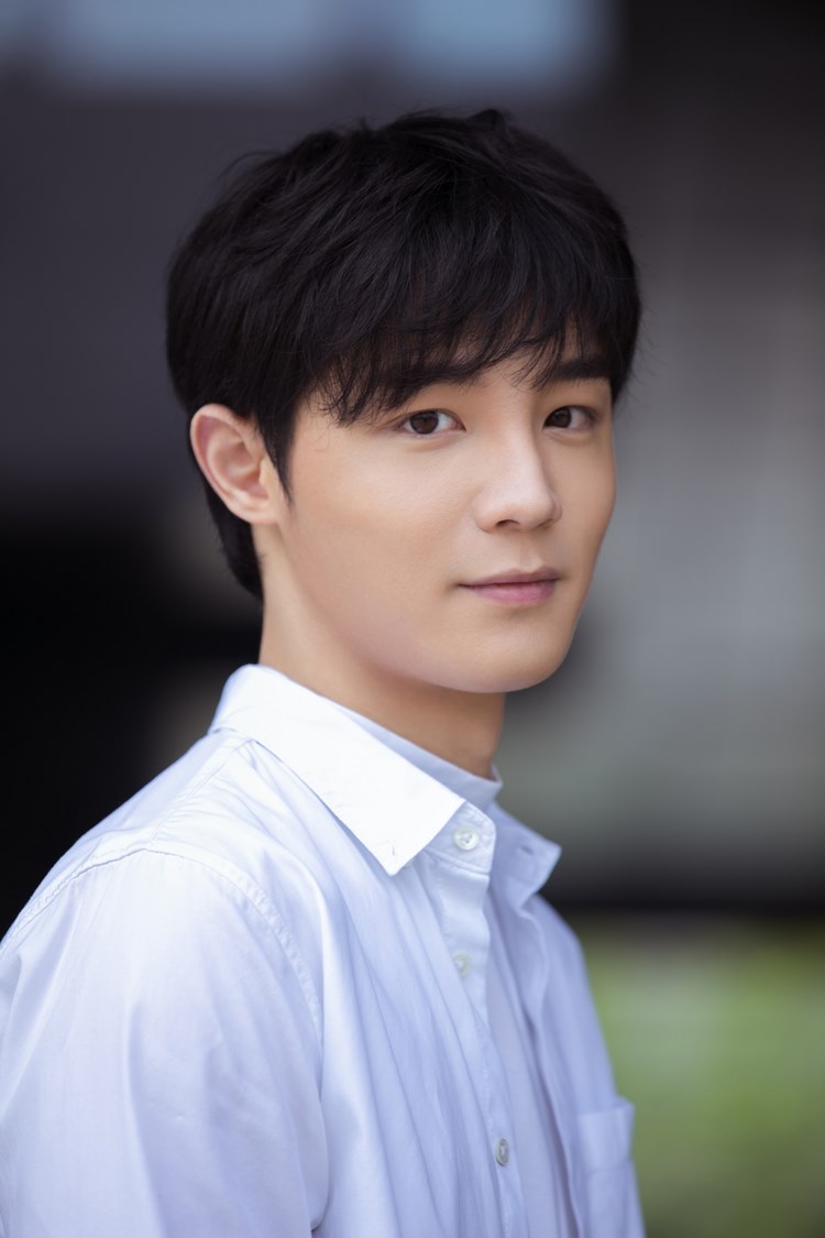 阳光夏日少年孙思伟清爽时尚写真