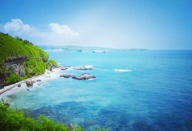 北海涠洲岛旅游网红景点——彩色公路