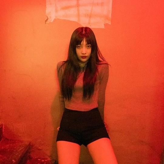 Red Velvet朴秀荣公开美腿大胆近况照片 因为太性感