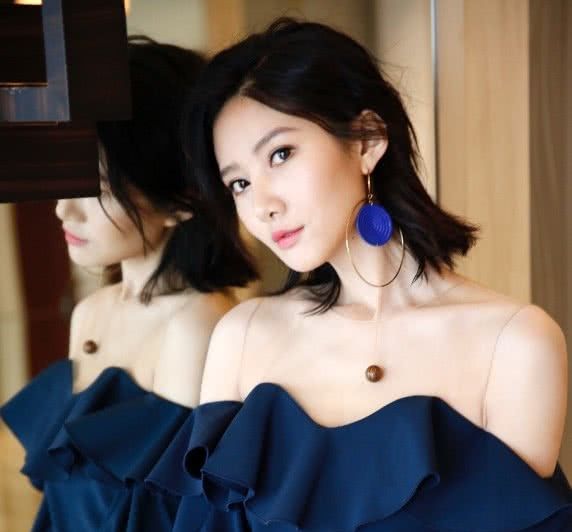 吴优凭本事睡到痞帅男神张一山穿高腰长裤大长腿实力抢镜