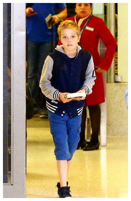 朱莉和皮特的假公子希洛要长大了,姿色秒杀国内外一切小鲜肉